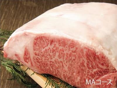 霜が綺麗に入った松阪牛のブロック肉