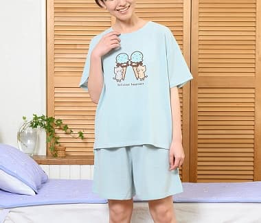 FukuFukuNyanko 涼感のびにゃん半袖パジャマを着たイメージ
