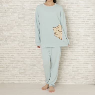 FukuFukuNyankoのびにゃんパジャマ チャチャデザインを着たイメージ